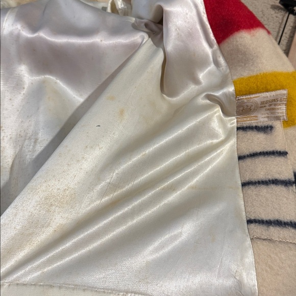 Vintage Hudson’s Bay Blanket Coat | 100% Wool | Made in Canada | 60s–70s - Picture 11 of 12